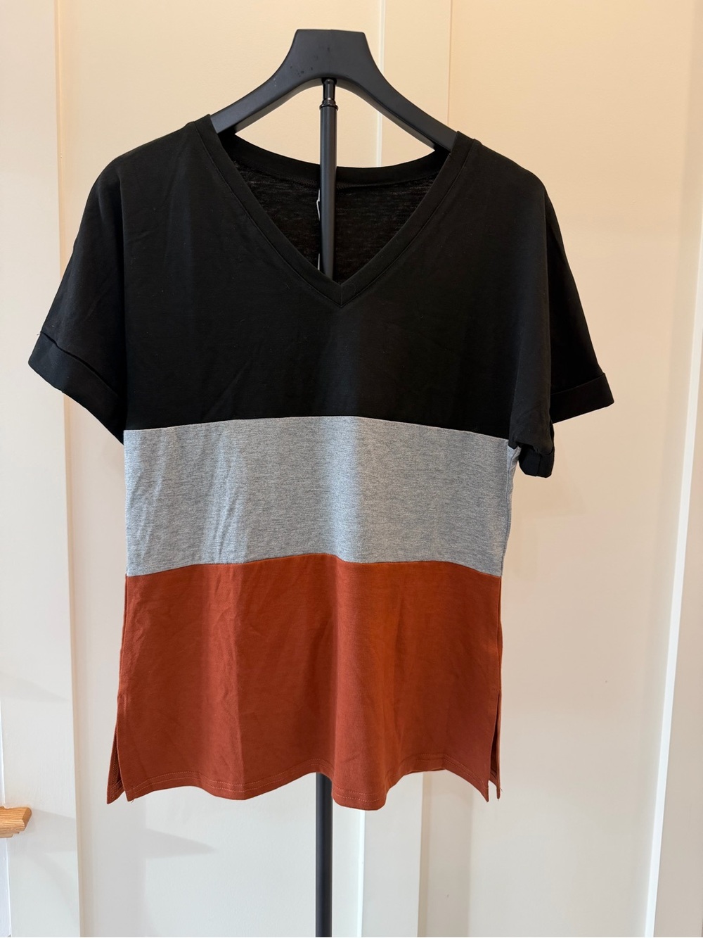 Women’s small tshirt tri color #383